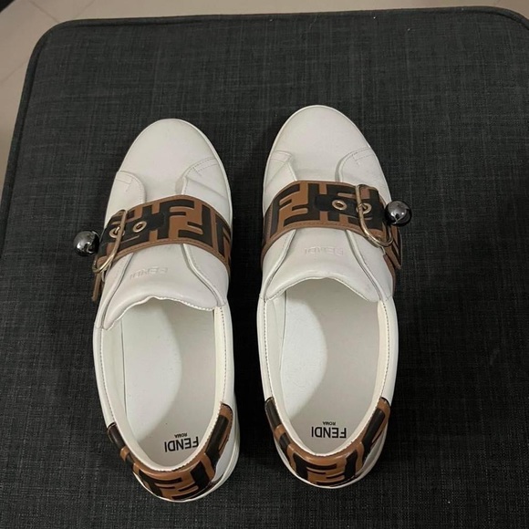 Preowned FENDI sneakers - Picture 5 of 9